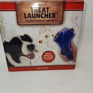 NWT-Pet Trest Launcher-Works With Your Pet's Kibble or Treats